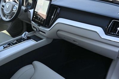 Volvo XC60 T6 Plug-In Hybrid AWD Plus Dark