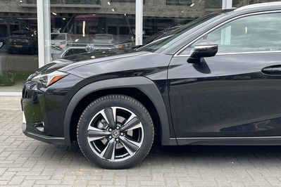 Lexus UX 300h Business