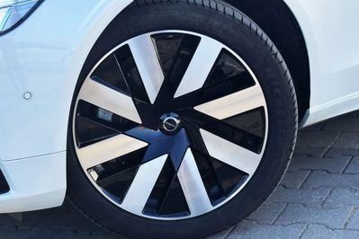 Volvo V90 T6 AWD Plug-In Hybrid Plus Dark aut