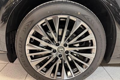 Lexus RX 450h+ Omotenashi 2.5 Hybrid Plug-in