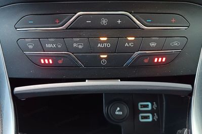 Ford S-MAX 2.5 Hybrid Titanium Cvt