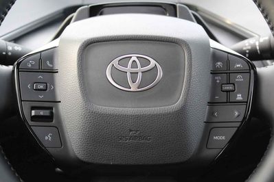 Toyota Prius Prestige 2.0 Hybrid Plug-in