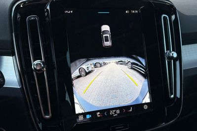 Volvo XC40 B3 B Plus Dark