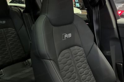 Audi A6 RS6 TFSI quattro Performance