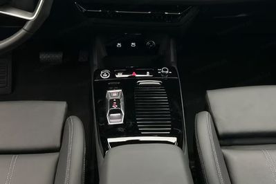 Audi Q6 e-tron S line