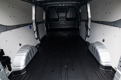 Ford Transit Custom 320 L2H1 Trend A8