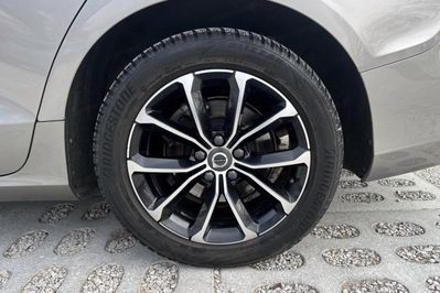 Volvo V60 B3 B Momentum Pro