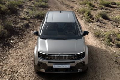 Jeep Avenger Summit 1.2 mHEV e-DCT6