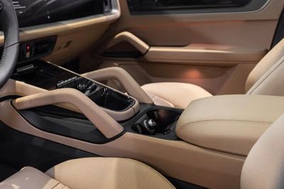 Porsche Cayenne E-Hybrid Black Edition