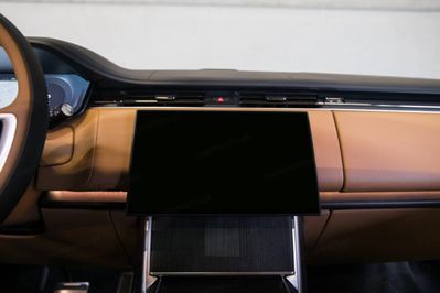 Land Rover Range Rover V8 P530 LWB Autobiography