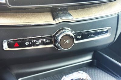 Volvo XC60 B5 B AWD Plus Dark