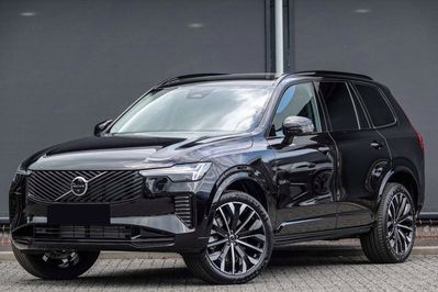 Volvo XC90 B5 AWD Ultra Dark