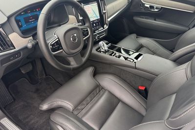 Volvo V90 T6 AWD Plug-In Hybrid Plus Dark