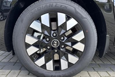 Hyundai Staria 1.6 T-GDI HEV Luxury aut