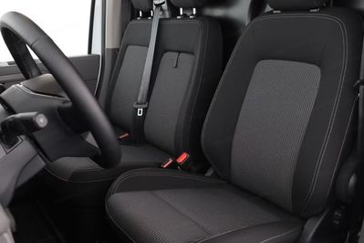 Volkswagen Transporter L2H1 AT8