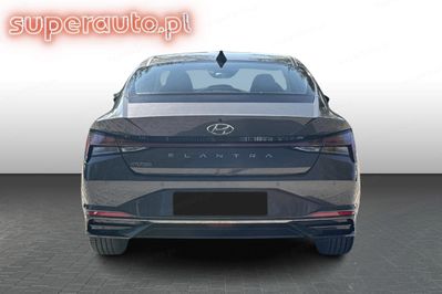 Hyundai Elantra Smart 1.6  CVT