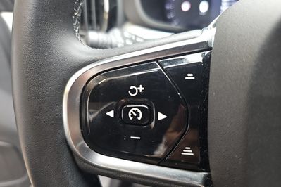 Volvo XC60 B4 D Plus Dark