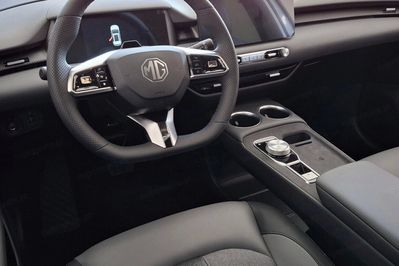 MG MGS5 49kWh Standard Range RWD Exclusive