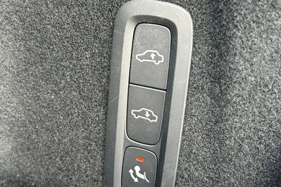 Volvo XC60 T8 Plug-In Hybrid AWD Plus Dark