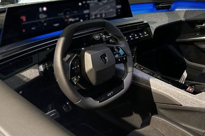 Peugeot 3008 GT Exclusive e-DCS6 1.2 mHEV