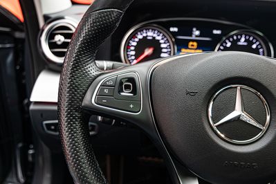Mercedes Klasa E E 220 d 4-Matic Business Edition 9G-TRONIC