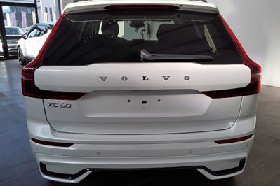 Volvo XC60 B5 AWD Plus Dark