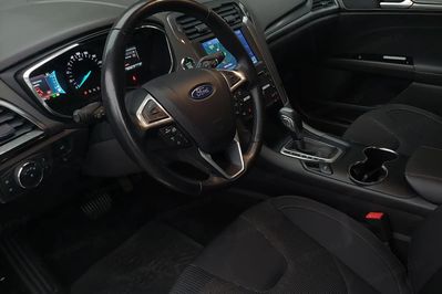 Ford Mondeo 2.0 Hybrid Titanium