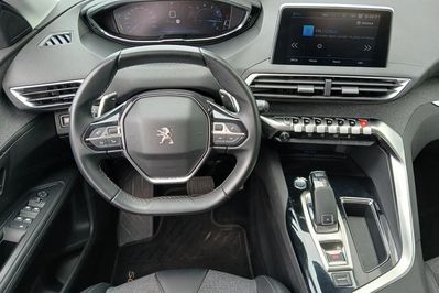 Peugeot 5008 1.6 Puretech Allure S&S EAT8