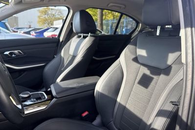 BMW Seria 3 320i xDrive