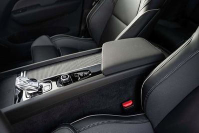 Volvo XC60 T8 Plug-In Hybrid AWD Plus Black Edition