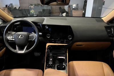 Lexus NX 350h Prestige 2WD