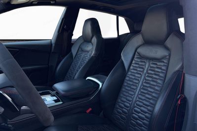 Audi Q8 RS Q8 TFSI mHEV Quattro Tiptronic