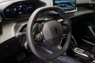 Peugeot 208 Allure e-DCS6  1.2 mHEV