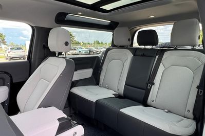 Land Rover Defender D250 S