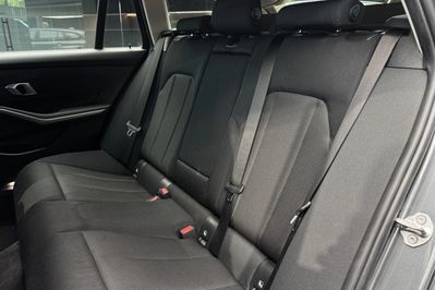 BMW Seria 3 318i aut