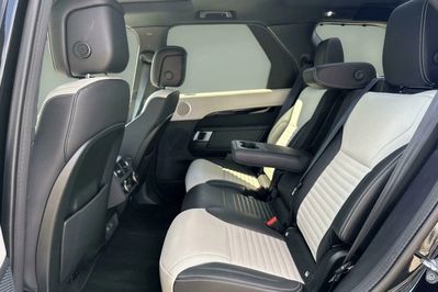 Land Rover Discovery V 2.0 P300 R-Dynamic SE