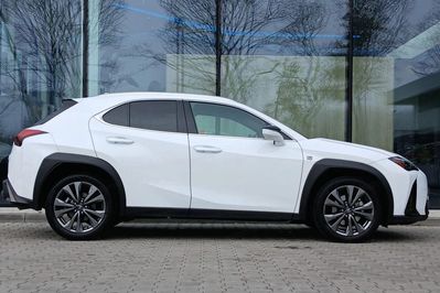 Lexus UX 300h F Sport Design