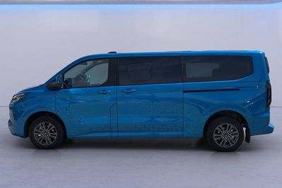 Ford Tourneo Custom 320 L2H1 Titanium A8