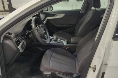 Audi A4 35 TFSI mHEV S tronic