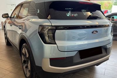 Ford Explorer Premium 77kWh RWD