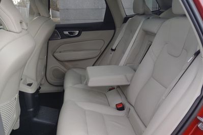 Volvo XC60 T6 Plug-In Hybrid AWD Ultra Bright