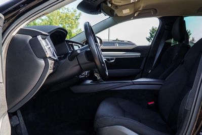 Volvo V90 D4 Momentum
