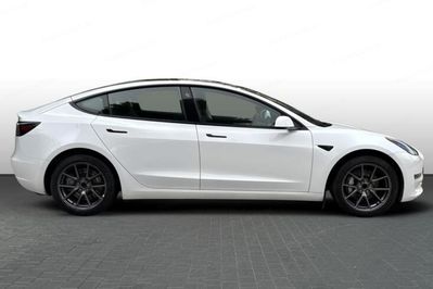 Tesla Model 3 RWD