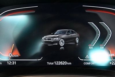 BMW Seria 3 318i Advantage