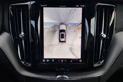 Volvo XC60 B5 B AWD Plus Dark aut