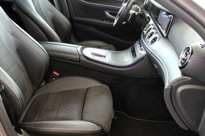 Mercedes Klasa E 220 d 4MATIC 9G-Tronic AMG Line