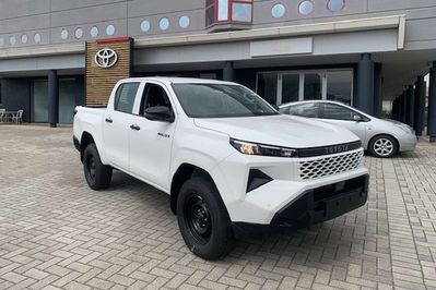 Toyota HiLux mHEV Double Cab Live 4x4 aut
