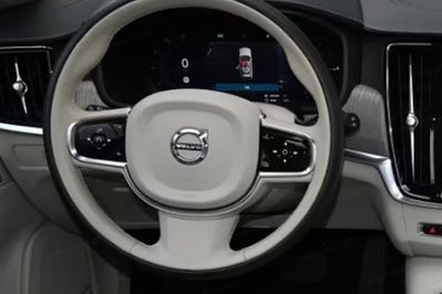 Volvo V90 T6 AWD Plug-In Hybrid Plus Bright