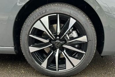 Peugeot 308 Allure S&S e-DCS6 1.2 mHEV