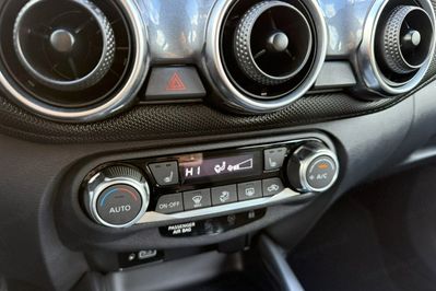 Nissan Juke 1.0 DIG-T Acenta DCT